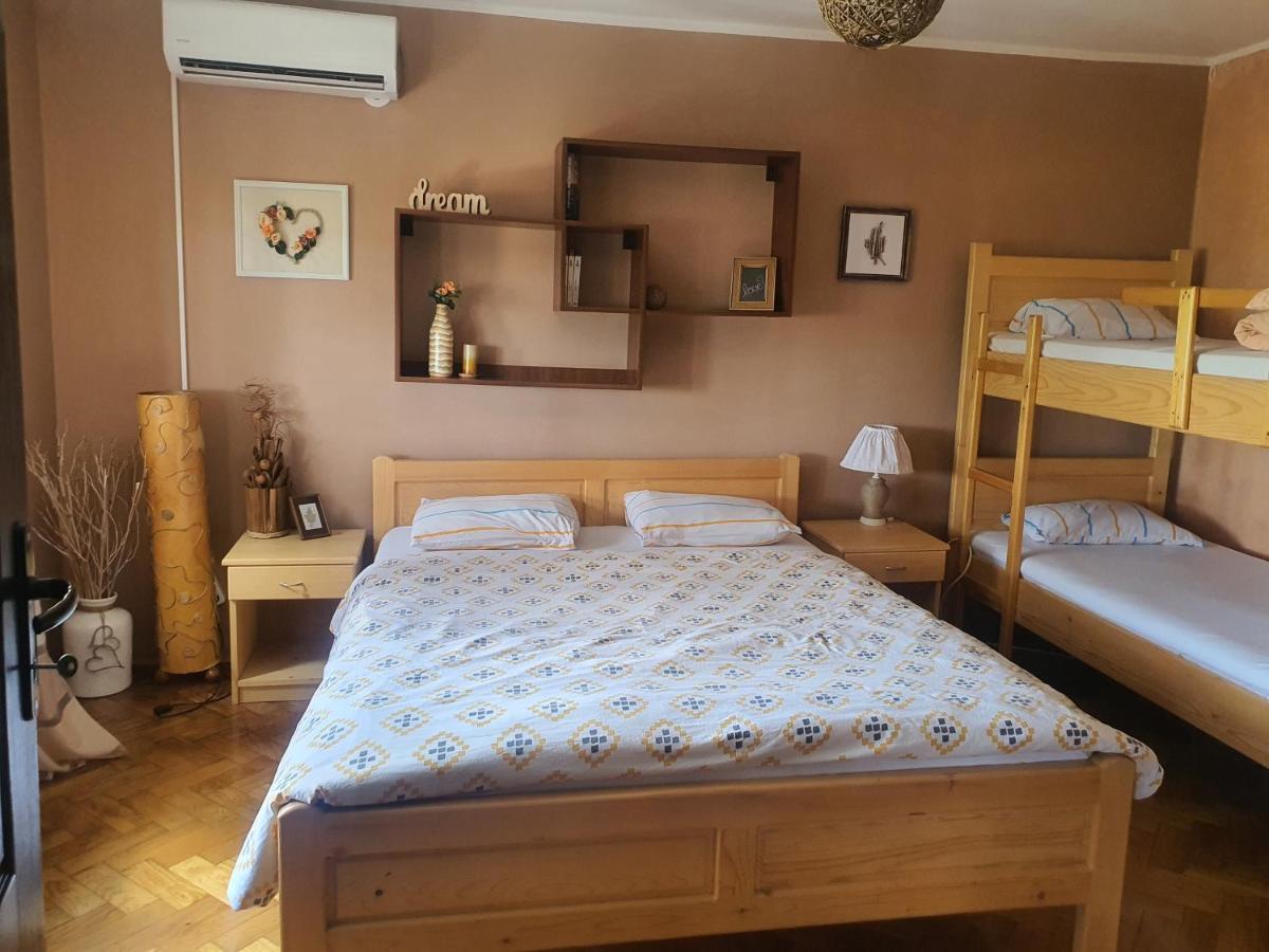 Hostelche Guest House Смедерево Екстериор снимка