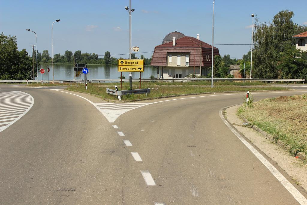 Hostelche Guest House Смедерево Екстериор снимка